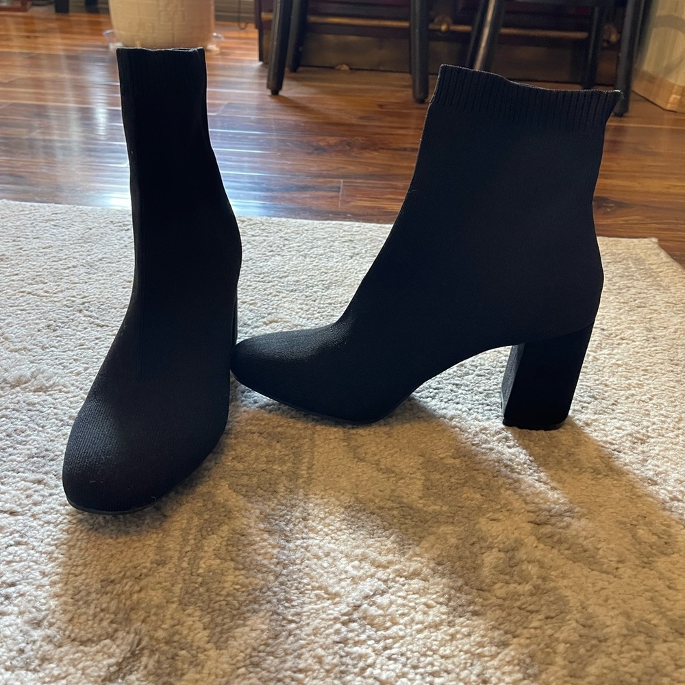 Stretch knit boots